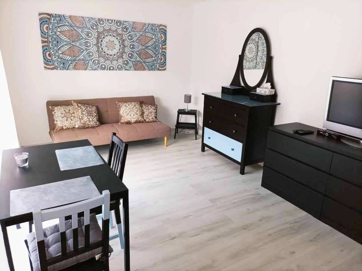 Kleine Ferienwohnung Mit Terrasse Am Waldrand シェーナウ エクステリア 写真